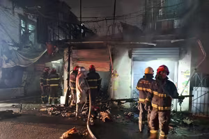 “Bẫy" cháy, nổ từ cửa hàng tạp hóa kiêm kho hàng trong nhà ống