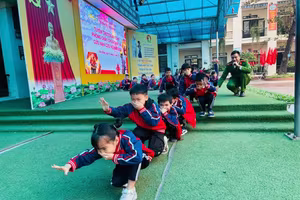 Trang bị “lá chắn” an toàn phòng cháy cho học sinh