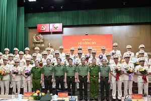 Công bố Quyết định của Bộ trưởng Bộ Công an về tổ chức, cán bộ Công an 34 tỉnh, thành phố