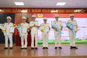 Công bố Quyết định về công tác tổ chức, cán bộ của Công an phường Ba Đình