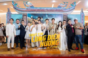 Doãn Quốc Đam tái hiện cảnh hành động đẹp mắt trước hàng nghìn khán giả 