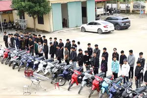 Triệu tập 70 đối tượng mang hung khí đi gây rối trật tự công cộng khiến 5 người bị thương