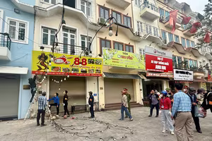 Công an phường Yên Nghĩa ra quân lập lại trật tự đô thị, an toàn giao thông