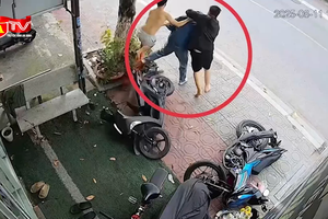 Tạm giữ đối tượng cướp tiệm vàng