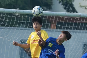 Chùm ảnh loạt trận 8h30 sáng 23-11