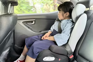 Từ 1-1-2026: Chở trẻ em dưới 10 tuổi trên xe ô tô phải có thiết bị an toàn