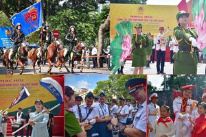 Nữ cảnh sát quân nhạc rạng ngời bên hồ Gươm