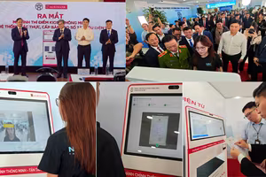 Cận cảnh kiosk thông minh chứng thực điện tử chỉ mất 3 đến 5 phút ở Hà Nội