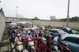 Hà Nội khẩn trương nghiên cứu chính sách hỗ trợ chuyển đổi phương tiện giao thông xanh