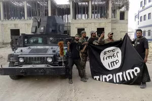 Mỹ-Syria phối hợp phá hủy 15 kho vũ khí của IS