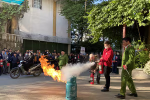 Tuyên truyền pháp luật, trang bị kỹ năng PCCC cho các cơ sở karaoke, vũ trường, khách sạn 