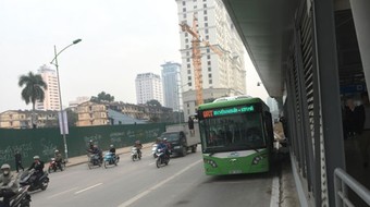 Suôn sẻ 2 ngày đầu vận hành xe buýt nhanh 