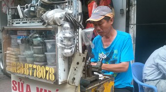 Hà Nội có những thứ nghề rất lạ!