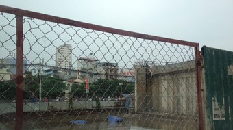 Lao xuống cầu vượt đường Láng đang thi công, một người tử vong