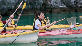 Hoa hậu biển Nguyễn Thị Loan hoạt động bảo vệ môi trường ở Vịnh Hạ Long