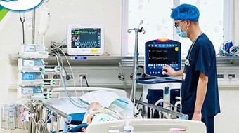 Bị chó nhà cắn, bé trai 2 tuổi nguy cơ tử vong do bệnh dại 