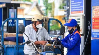 Ngày mai (25-7): Giá xăng có thể giảm tiếp?