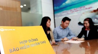 Doanh thu phí bảo hiểm tiếp tục sụt giảm