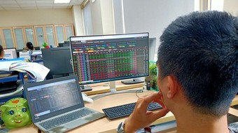 Thua lỗ vì mải theo cổ phiếu “nóng”, nhiều nhà đầu tư dần chán chứng khoán