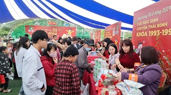 Ấm áp phiên chợ Tết 0 đồng