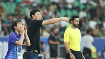 HLV Kim Sang-sik nói gì khi tuyển Việt Nam thua Iraq?