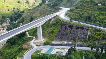 Lào Cai phân luồng phương tiện trong 3 ngày lễ kỷ niệm 120 năm du lịch Sa Pa