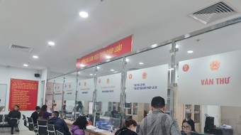 Sở Giao thông Hà Nội nói gì về phản ánh “cò mồi” đổi bằng lái xe siêu tốc thu bạc triệu?