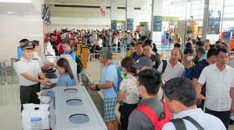 Dự kiến đón 440.000 khách, sân bay quốc tế Nội Bài mở hết các cửa soi chiếu an ninh dịp nghỉ lễ 30-4