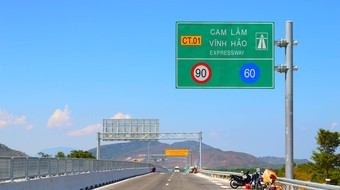 Lưu ý: Cao tốc Cam Lâm- Vĩnh Hảo thu phí từ 28-5 với mức cao nhất gần 500.00 đồng