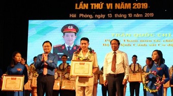 Tuyên dương 56 cán bộ, công chức, viên chức trẻ giỏi toàn quốc 