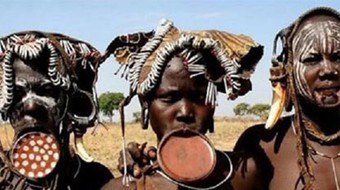 Kiểu làm đẹp kỳ quái của phụ nữ Ethiopya