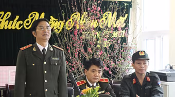 Thượng tướng Đặng Văn Hiếu thăm, chúc Tết lực lượng CSGT, CSCĐ Hà Nội