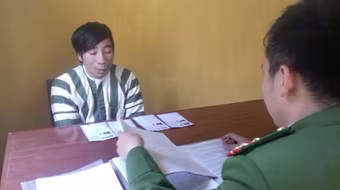 Lang thang khu vực biên giới tìm mối tiêu thụ ma túy 