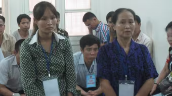 Ba mẹ con hò nhau đốt "vùng kín" người cùng thôn bằng mồi rơm 