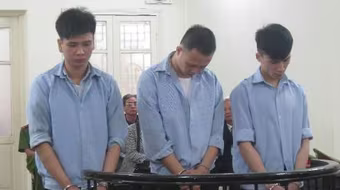 Suýt nữa mất mạng vì cô gái nặng lòng với gia đình bạn trai