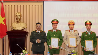 Chia sẻ, động viên cán bộ chiến sỹ gặp hoàn cảnh khó khăn