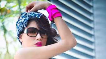 Tạm giữ người mẫu Trang Trần để làm rõ hành vi chống người thi hành công vụ