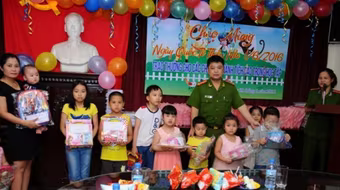 "Con ngoan trò giỏi, bố mẹ thêm quyết tâm, gắn bó công việc"