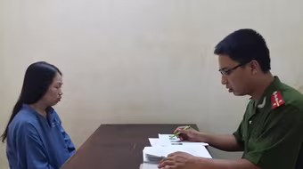 Nữ quái đầu độc bạn tình để cướp tài sản