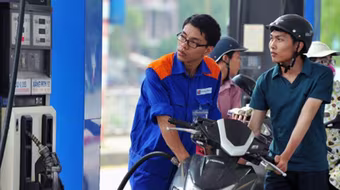 Giá xăng đẩy CPI tháng 11 tăng
