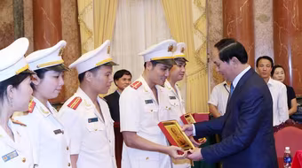 Tuổi trẻ Công an Hà Nội vinh dự báo cáo lên Chủ tịch nước