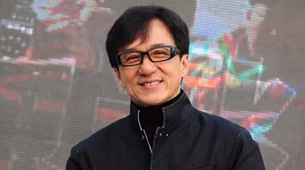 Diễn viên Thành Long tặng 80.500USD cho gia đình nhân viên cứu hỏa thiệt mạng