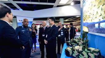 Trung Quốc, Mỹ đưa máy bay tối tân tới triển lãm quân sự ở Malaysia 