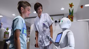 Thích thú với robot lễ tân có thể nhận diện 20 ngôn ngữ 