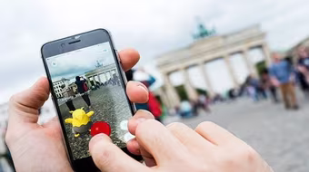 Mải chơi Pokemon Go, lái xe tông chết người