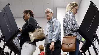 Cử tri Mỹ tham gia bỏ phiếu sớm cao kỷ lục, tín hiệu tốt cho bà Clinton