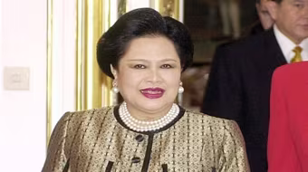 Hoàng hậu Thái Lan nhập viện vì sốt cao