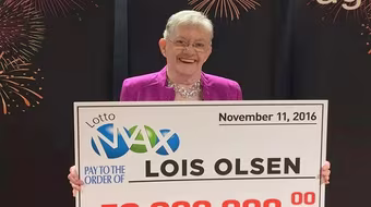 Cụ bà 80 tuổi bối rối khi trúng xổ số hàng chục triệu USD