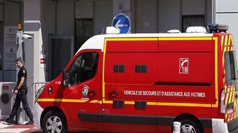 Bỏ bạn khỏa thân giữa trời giá rét vì… ngáy to