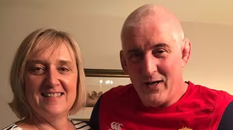 Giữ gìn miếng chocolate chồng tặng ngày Valentine suốt 33 năm